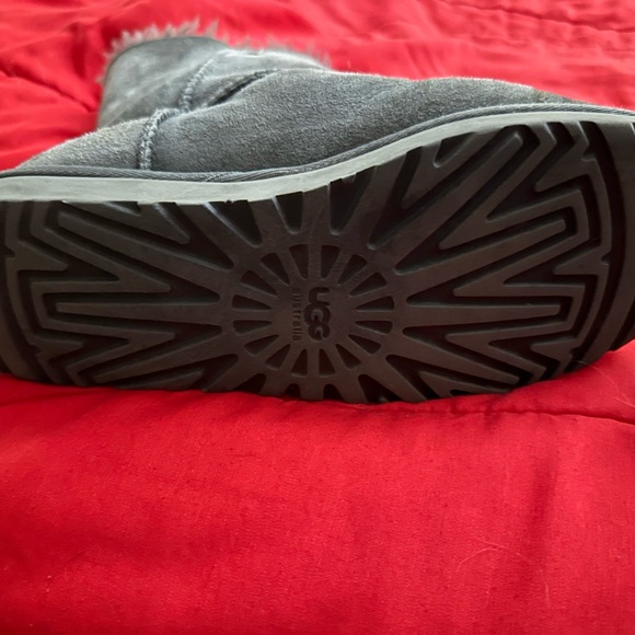 Grey UGG Bailey boots. Size 10. GUC - Picture 5 of 5